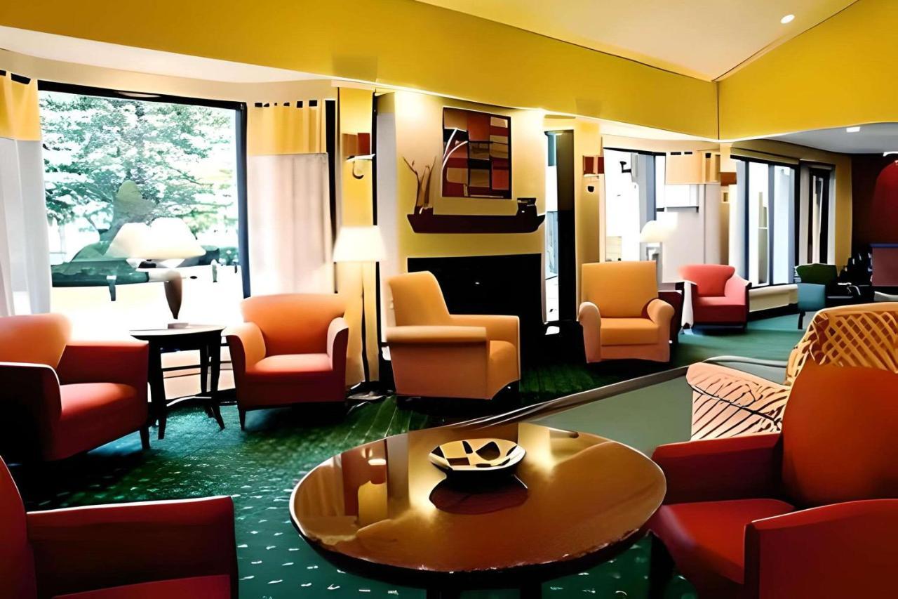 Comfort Inn & Suites Arlington Heights Exterior foto